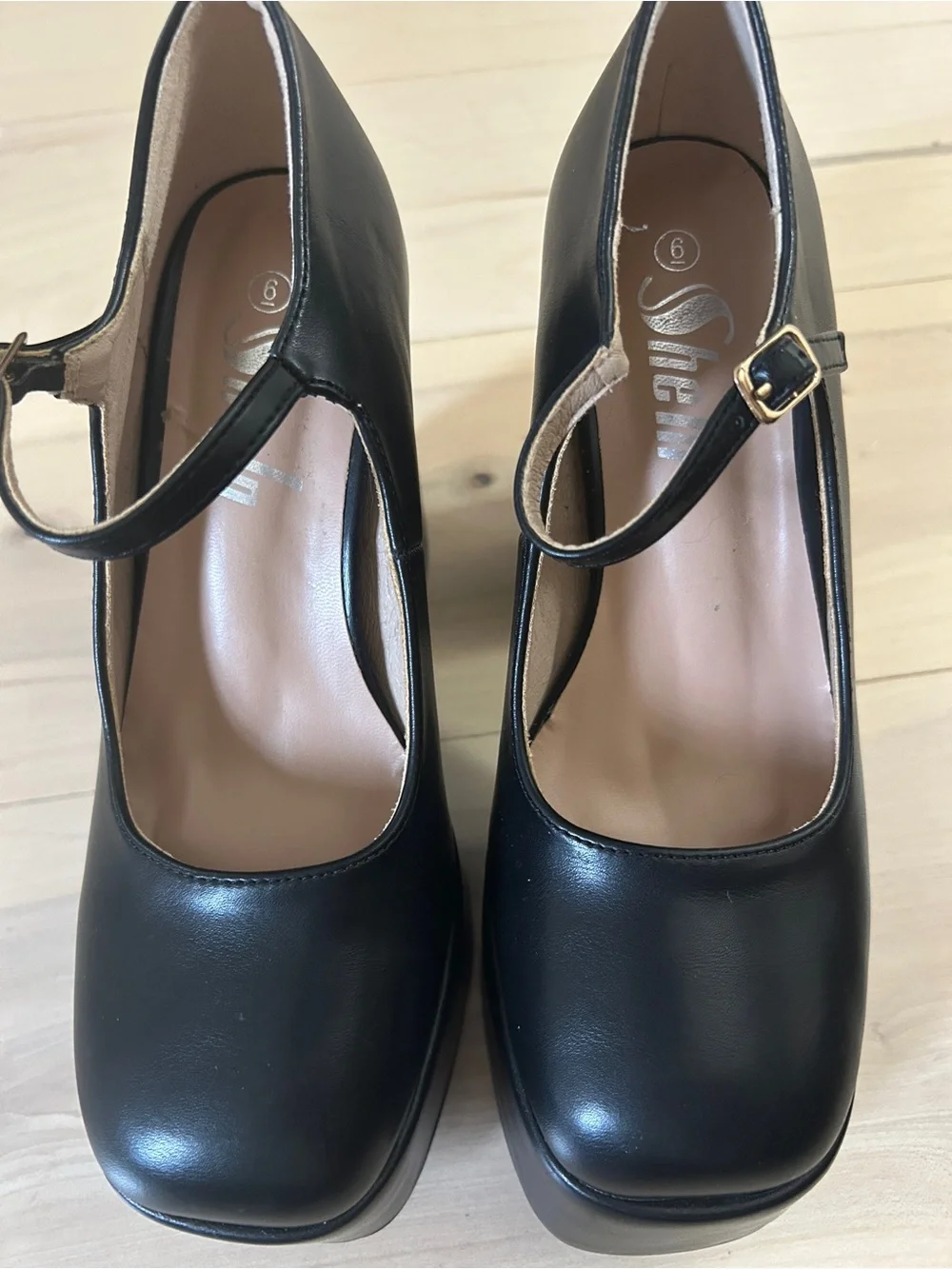 Chunky High Heel Mary Jane Platform Sandals Size 6 With Buckle Closure Black